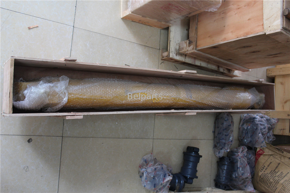 أجزاء حفرة هيدروليكية ذراع الأسطوانة Assy 31N4-50130 لهيونداي R140LC-7