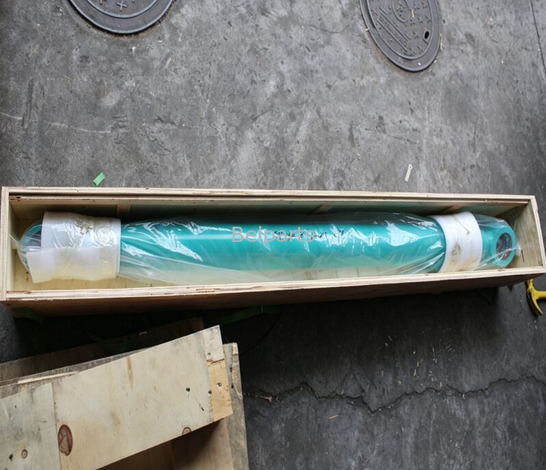 أسطوانة ذراع حفار هيدروليكية SK210-8 لقطع غيار حفارات كوبلكو YN01V00151F2 ما بعد البيع بجودة عالية