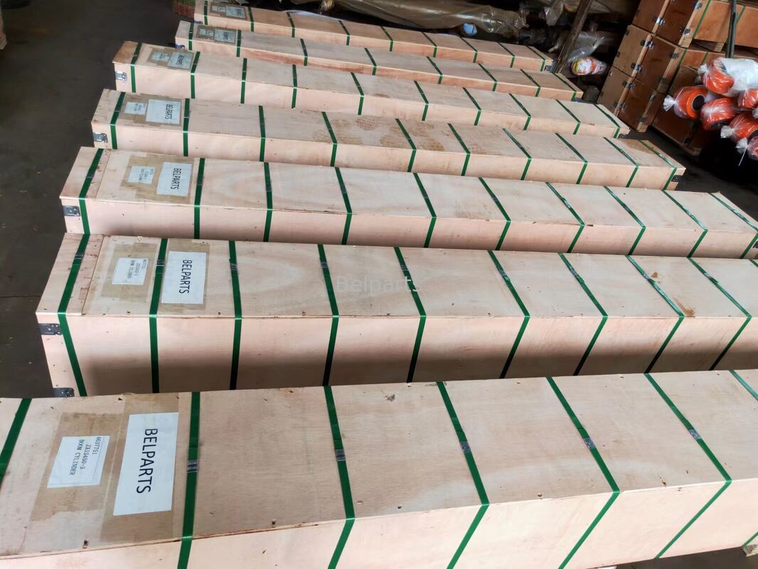 EC240BLC EC240B أسطوانة البوم الهيدروليكية لأجزاء احتياطية الحفرة VOE14510808 VOE14514840 سوق الخدمات اللاحقة الجودة العالية