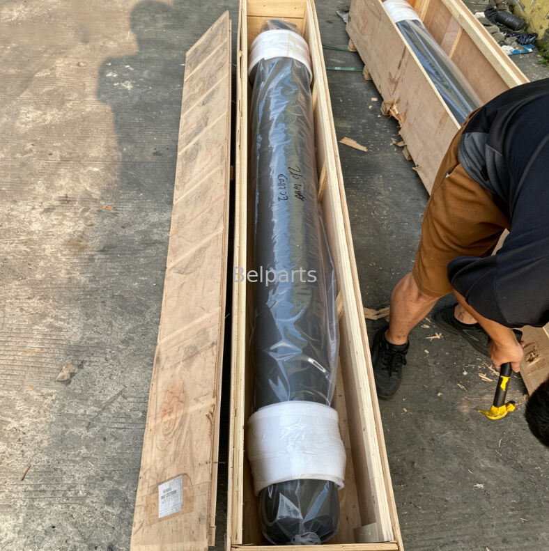 PC200LC-3 PC200-3 أسطوانة ذراع الرافعة الهيدروليكية لقطع غيار حفارة كوماتسو 205-63-52121 205-63-52141 ما بعد البيع جودة عالية